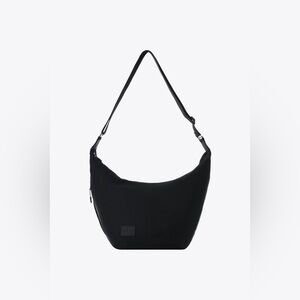 BÉIS Black The Crescent Catchall Bag
in Black